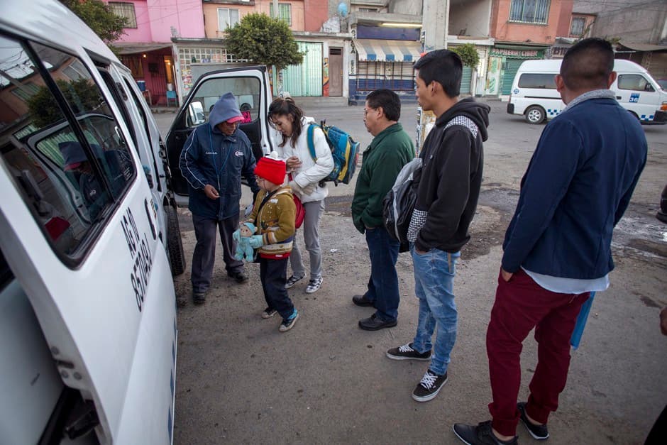 Cuando el miedo es el compañero de trayecto: Los peligros de viajar en combi en las calles de la Ciudad de México