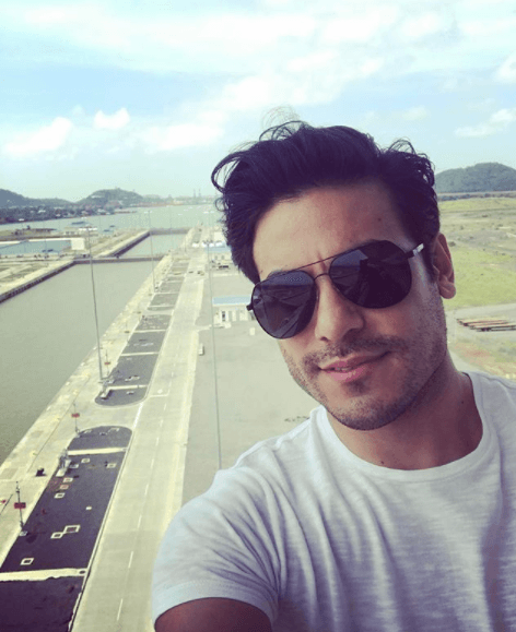 Y se convirtió en uno de los pocos artistas mexicanos que no ha cometido errores al intepretar el himno de su país en eventos deportivos, ya que prácticamente se ha vuelto una tradición que 
<b><a href="https://www.univision.com/musica/se-equivocaron-en-el-peor-momento-artistas-a-los-que-se-les-chispoteo-el-himno-de-mexico-fotos#d9fbe24d0000" target="_blank">los cantantes se equivoquen</a></b>.