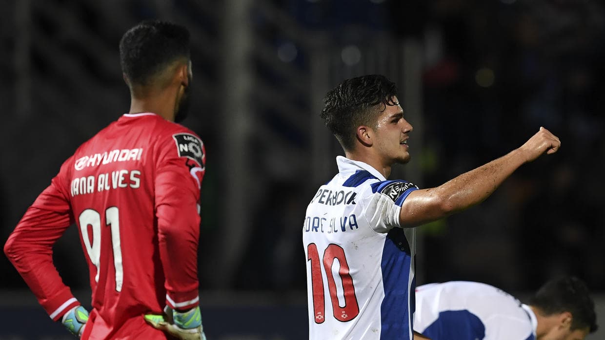 Con ‘Tecatito‘ Corona como titular, Porto goleó 4-0 al Feirense 