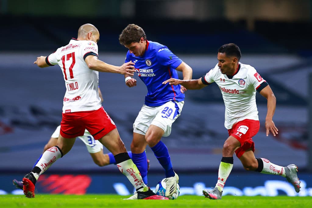 ‘Cabecita’ Rodríguez (6’) y ‘Piojo’ Alvarado (27’) hicieron los primeros dos para La Máquina. Barbieri (44’) descontaba y Canelo (45+2’) emparejaba desde los once pasos. Ya en la segunda mitad, Matías Fernández (63’) retomó la ventaja para los locales. En la J8, Cruz Azul visitará León y Toluca recibirá al Atlas.