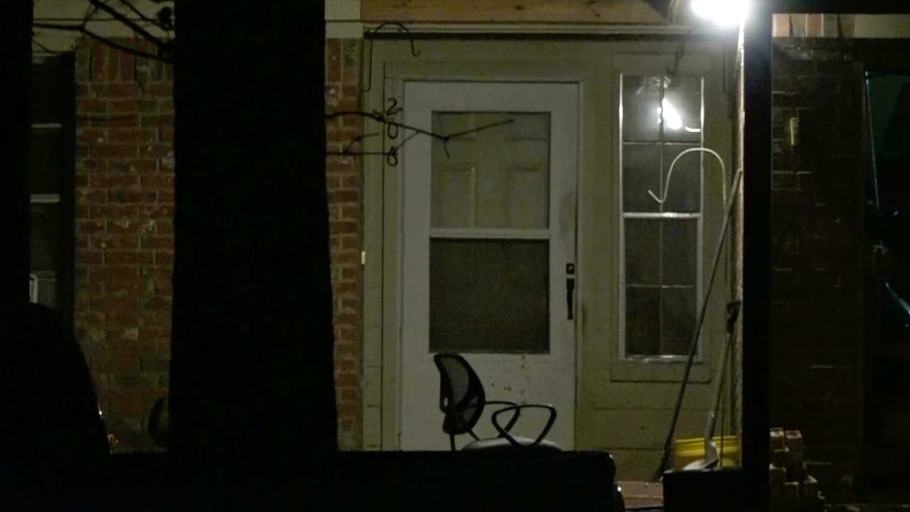 Al llegar las autoridades se encontraron con una 
<b><a href="https://www.univision.com/local/houston-kxln/identifican-a-la-mujer-que-fue-decapitada-en-el-condado-waller-su-esposo-esta-en-custodia-de-las-autoridades-video" target="_blank">escena "grotesca"</a></b> la hispana había sido decapitada y el lugar estaba lleno de sangre, según informó Troy Guidry, sheriff del condado Waller.