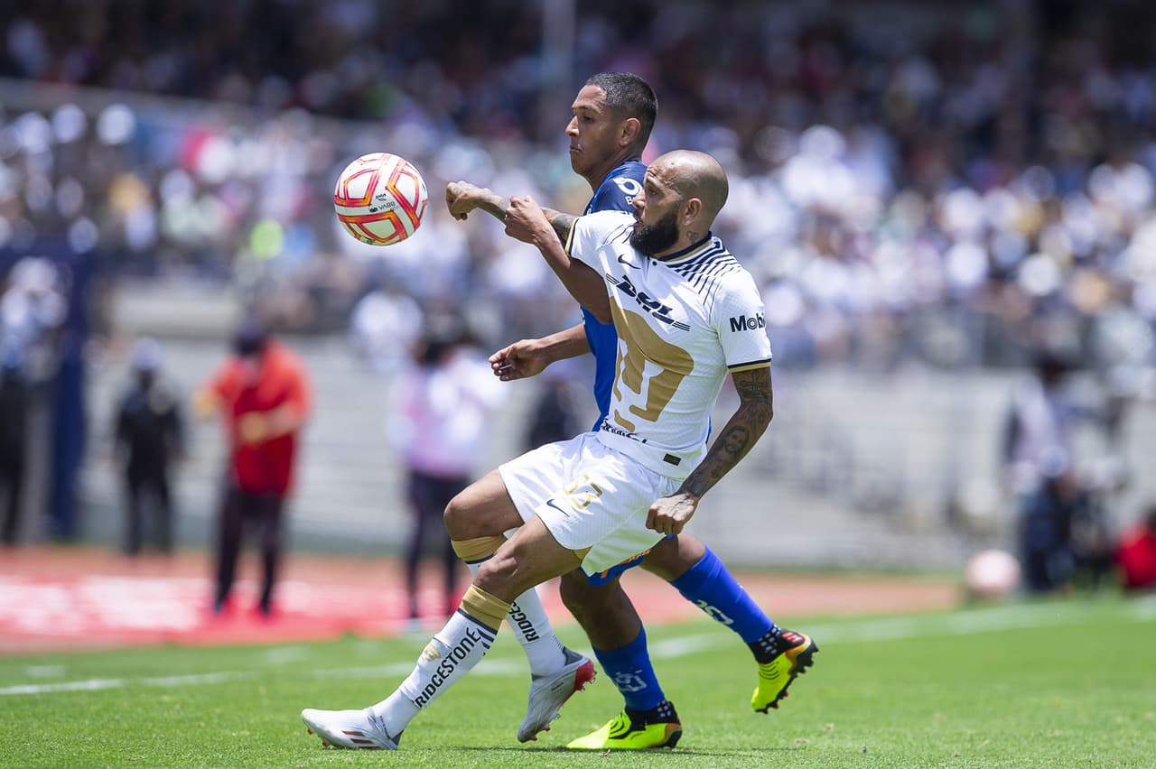 Jerónimo Rodríguez adelantó a los Pumas, pero Rayados igualó con un autogol de Nicolás Freire. A los auriazules les anularon un tanto de Juan Ignacio Dinenno por fuera de lugar tras la revisión del VAR.