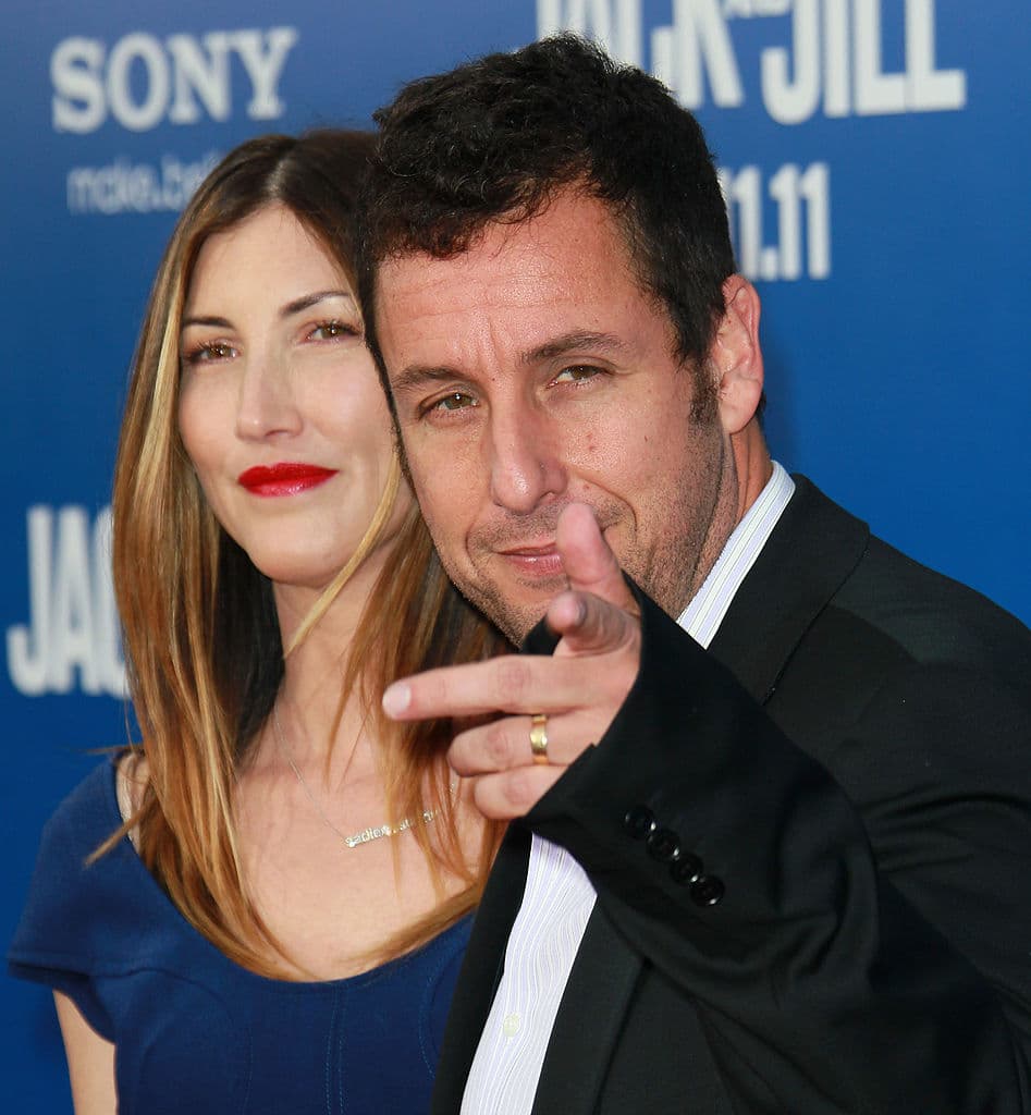 Desde entonces, Jackie ha aparecido en muchas de las películas de Adam, como: ‘Como si fuera la primera vez’, ‘Una esposa de mentira’, ‘El hijo del diablo’ y ‘Son como niños 1 y 2’