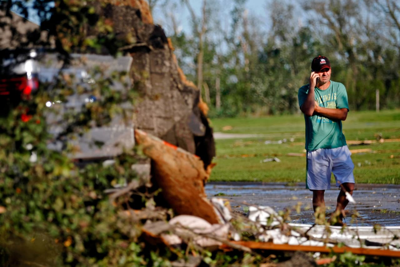 Las carreteras inundadas a también han sido una imagen constante por toda la parte norte de Illinois.