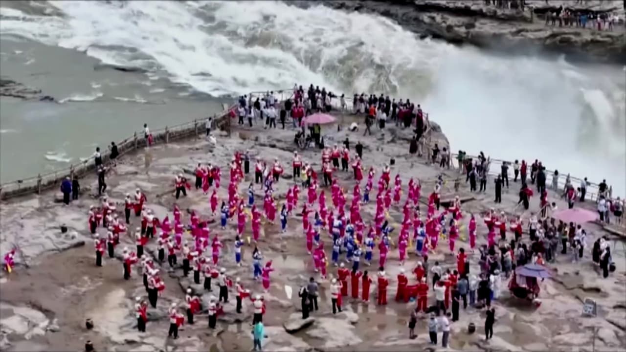 Espectáculo de tambores en China durante el Festival del Bote del Dragón