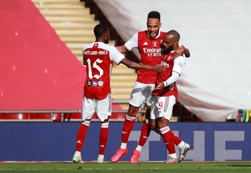 El mismo que ocasionó el penal, lo convirtió de manera magistral para romper el cero en el marcador de Arsenal.