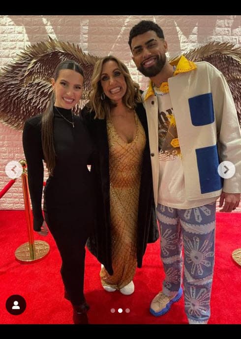 <b><a href="https://www.univision.com/famosos/ella-es-zhamira-zambrano-la-venezolana-que-se-comprometio-con-jay-wheeler-video" target="_blank">Jay Wheeler y Zhamira Zambrano</a></b> fueron otras de las estrellas que estuvieron junto a Lili: "Feliz de haber compartido juntos la llegada de este 2023", les dijo La Flaca en Instagram. 
<br>