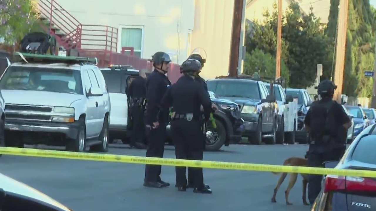 Un muerto y varios heridos: lo que se sabe de un accidente de tránsito en Los Ángeles