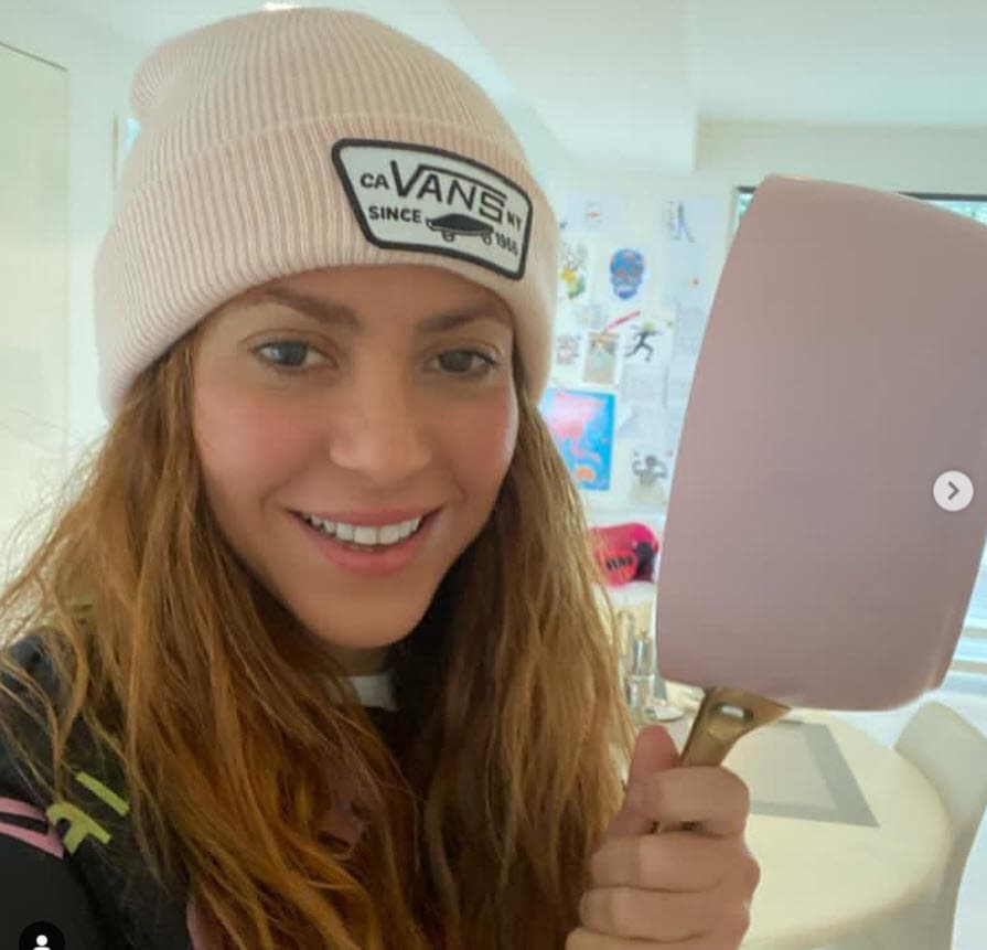 Sin embargo, la colombiana advirtió una situación que también vino con el regalo y por la que pidió ayuda. 
<br>