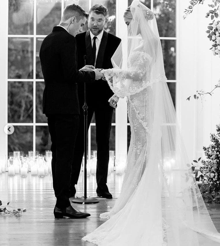 En su romántica dedicatoria aprovechó para hacerle una promesa pública. 
<br>