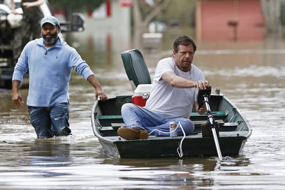 El desbordamiento del río Perl ha causado serios estragos en Jackson, la capital de Mississippi, mientras se pronostican más lluvias para esta semana. El gobernador del estado, Tate Reeves, advirtió a los residentes que pasarían días antes de que las aguas de la inundación comenzaran a retroceder.