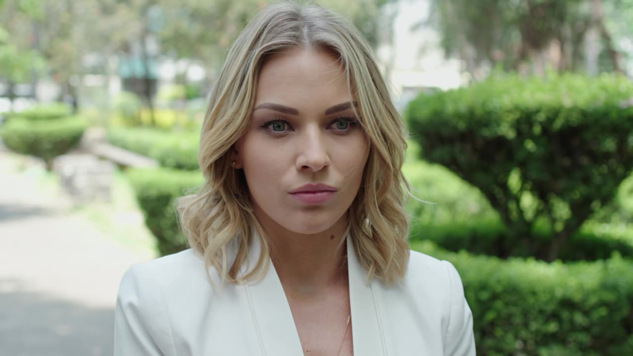 Jimena llegó por sorpresa a Ciudad Jiménez y los miraba furiosa, algo que podría desatar su maldad por completo. ¿Podrán por fin Adela y Miguel estar juntos? No te pierdas esta historia de lunes a viernes a las 10P/9C por Univision.