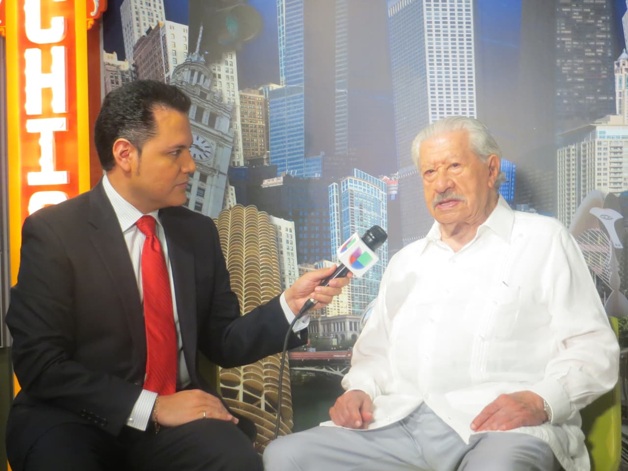 De Dolores del Río contó que hicieron muchas obras de teatro juntos y que además de una gran actriz, era un excelente ser humano. Y comentó que solía comer pétalos de rosa.