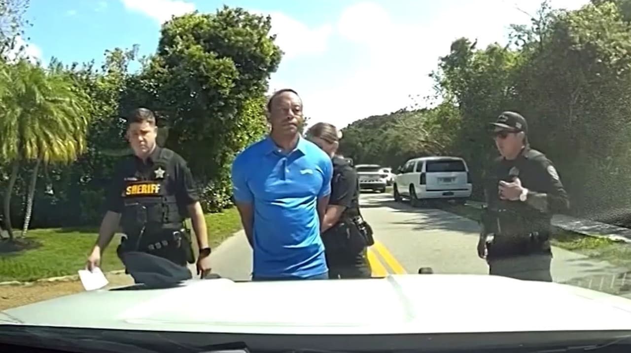 Nuevo video del arresto de Tiger Woods: Golfista asegura a los policías que “habló con el presidente” tras accidente