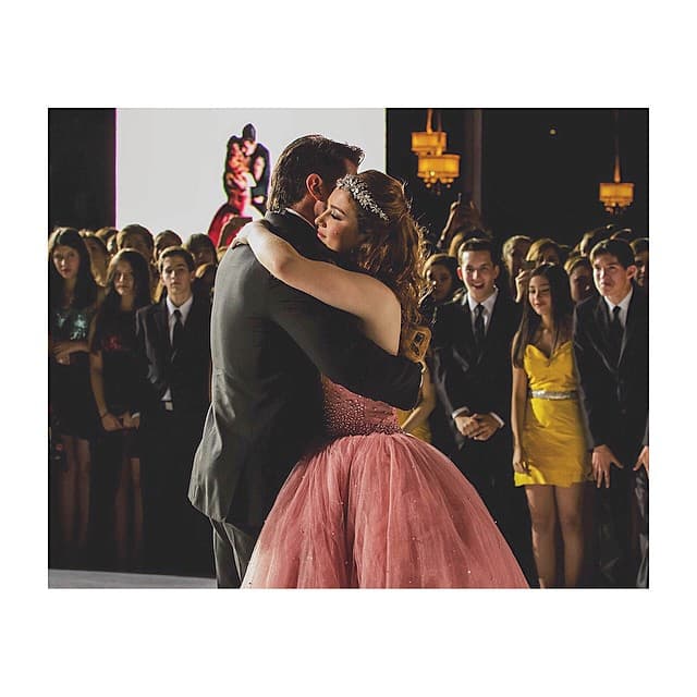 "Somos personas más maduras, han pasado muchos años y la comunicación siempre ha sido cordial en los últimos años. Obviamente, somos padres responsables y mi hija tiene dos papás y una mamá", declaró Villarreal en julio de 2017, entrevista con la revista 
<b><a href="http://www.tvynovelas.com/us/videos/17/07/10/alicia-villarreal-regresa-y-aclara-su-relacion-con-arturo-carmon/" target="_blank">TVyNovelas</a></b>.