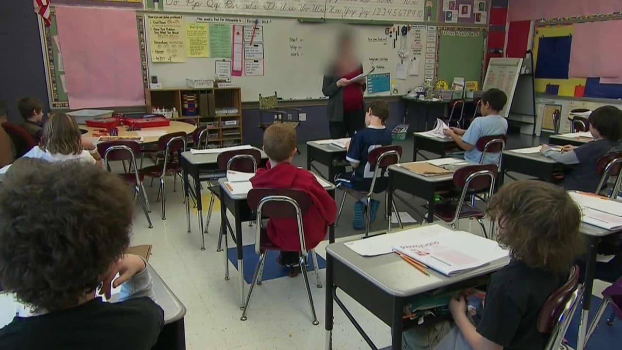 California enfrenta escasez de maestros bilingües para cumplir su meta educativa en 2030