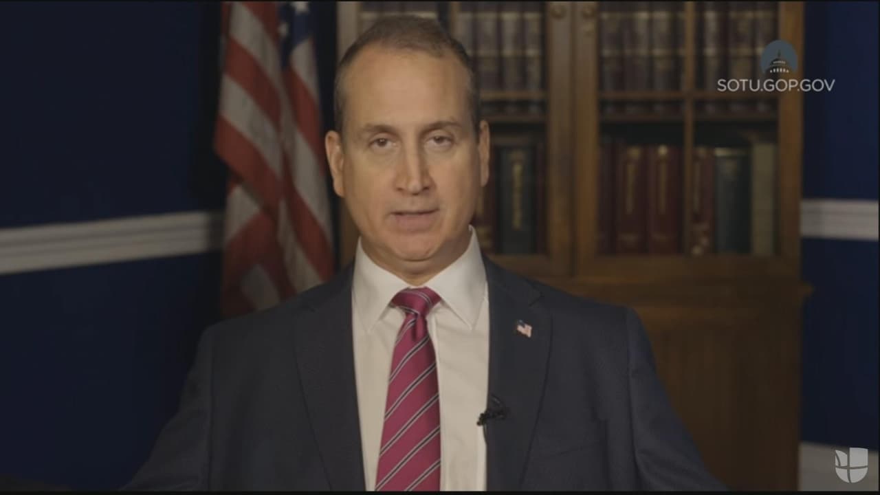 Republicanos critican dos puntos sensibles de la gestión de Obama: seguridad e inmigración