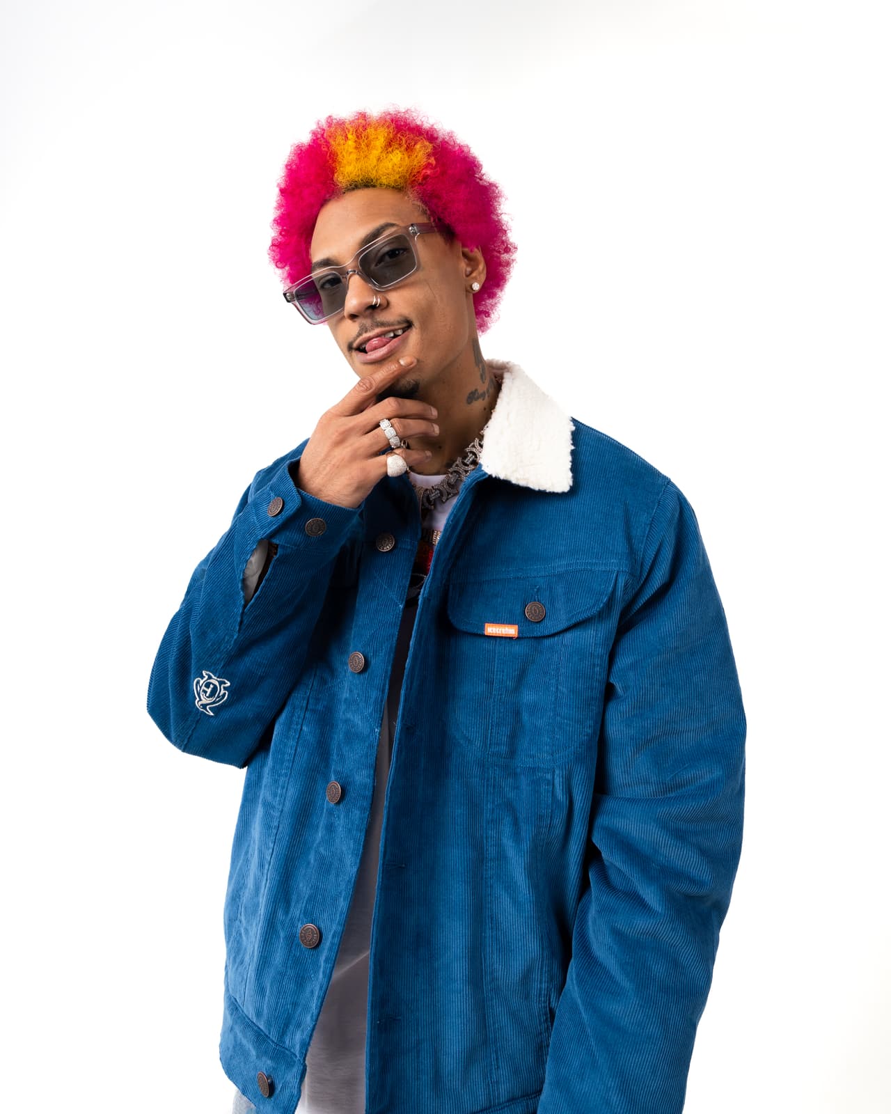 <h3 class="cms-H3-H3">Kiko El Crazy</h3>
<br>Hará mancuerna con su compatriota The Change para interpretar el tema 'Ibiza' en Noche Estrellas de Premios Juventud y seguramente pondrán a bailar a todos con su ritmo. Además, tiene una nominación a Artista Masculino - On The Rise.