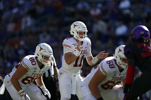 Texas Athletics reporta que al menos 13 jugadores de fútbol han dado positivo por coronavirus