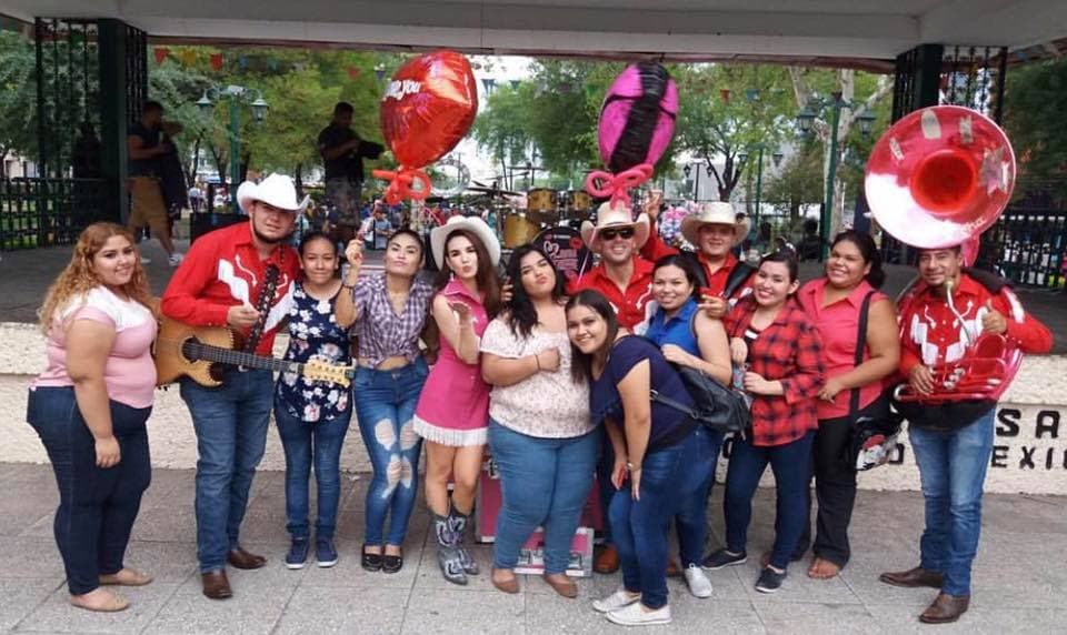 A todos los que fueron, ella también les regaló la canción de 'Besitos' en formato digital y se las envió a través de What's App.