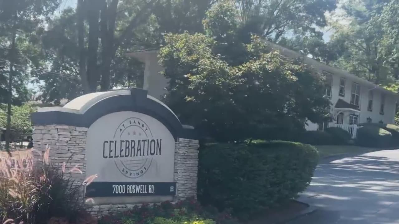 Arrestan a adolescente hispano de 17 años por el presunto homicidio de otro joven en Sandy Springs