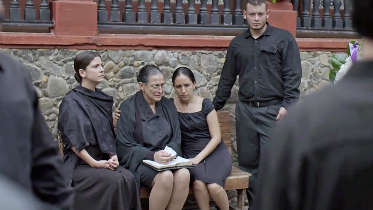 'El Chapo' didn’t dare go near his mother before the accusatory looks she cast him every time their eyes met. Doña Esperanza asked him to quit the business before someone else in the family died.