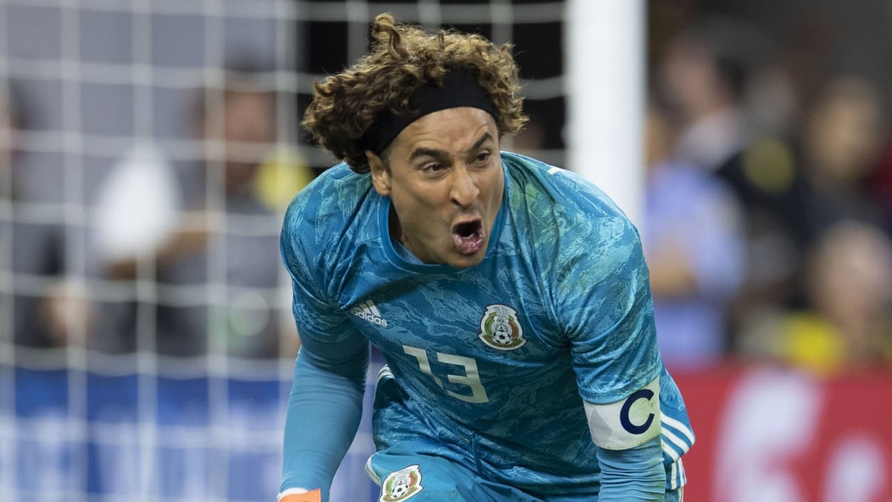 Guillermo Ochoa: "Feliz de atajar el penal, pero el mérito es de todos"