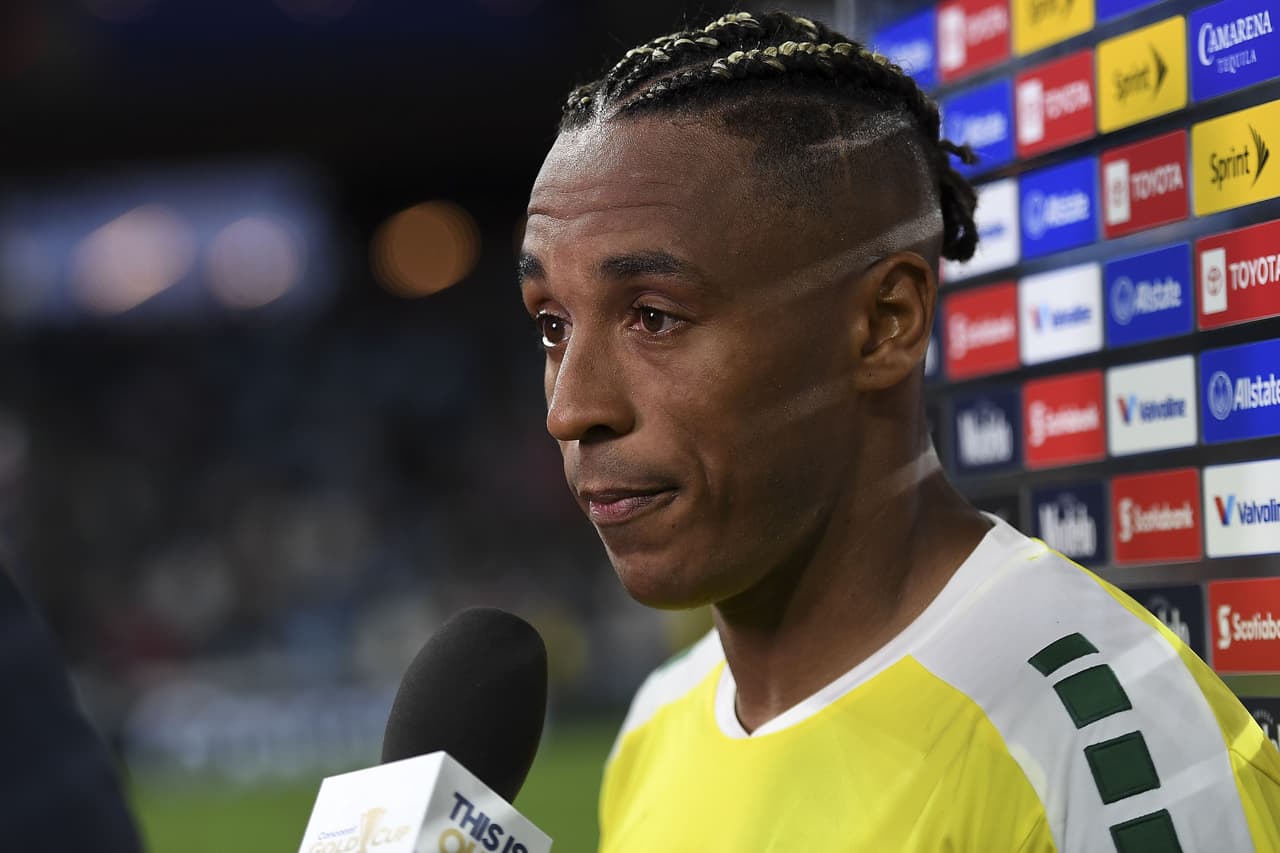 Un héroe: Neil Danns le dio el primer empate a Guyana y anotó los tres goles del equipo en la Copa Oro 2019 
