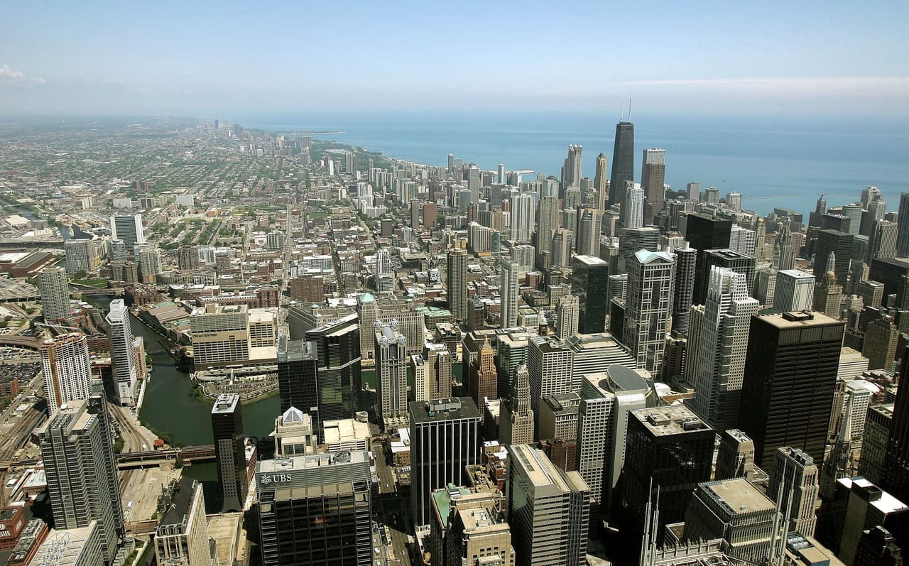 <b>Illinois. 9.25 dólares la hora. </b>Aumenta 1 dólar en 2020. (8.25 salario actual).
<br>