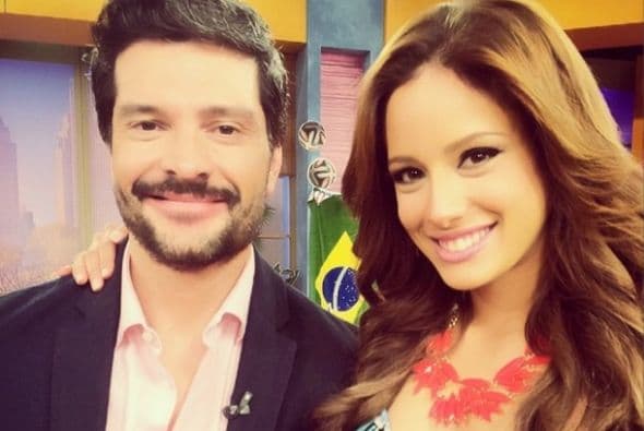 Hoy posó feliz junto al actor de 'De que te quiero te quiero', Marcelo Córdoba.