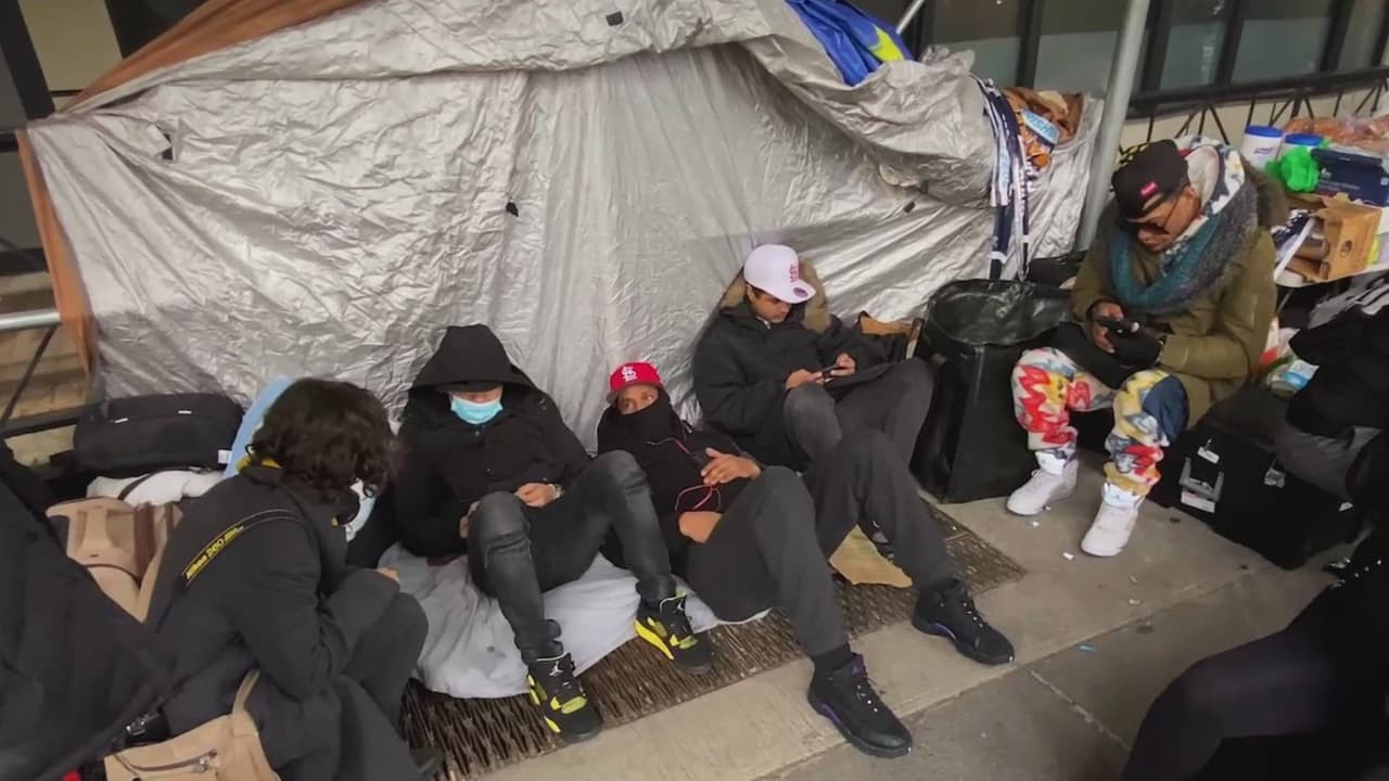 Comunidad de Harlem se opone a que edificio de lujo sea convertido en refugio para inmigrantes