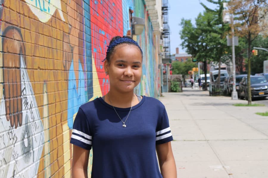 Este equipo de debate bilingüe de Nueva York lucha contra las normas de "solo inglés" en competencias nacionales