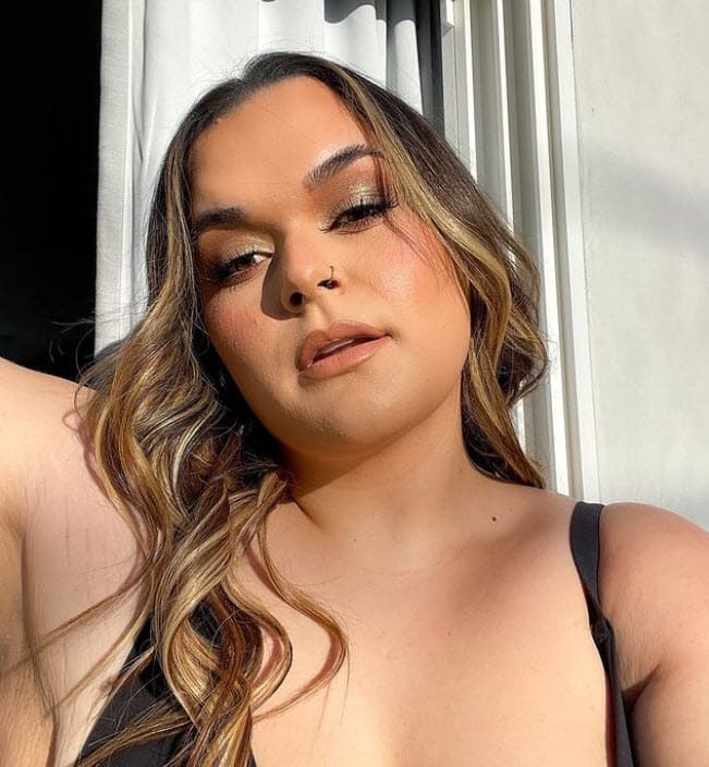 Compartió que llevó a cabo una investigación para elegir al médico adecuado que le realizara los procedimientos sin contratiempos. Lo encontró en Arizona.
<br>