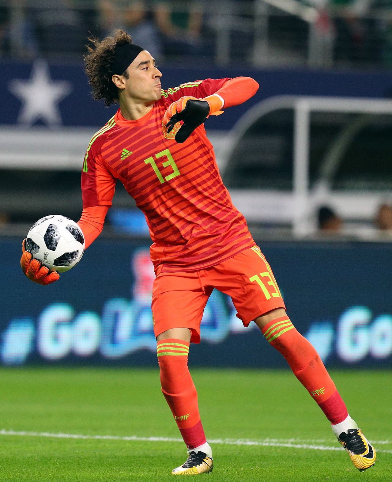 Guillermo Ochoa: no solo es el guardián de la portería de la Selección de México, también participó en la serie ‘La familia P. Luche’.