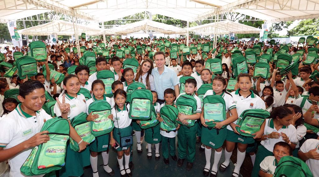 ¿Qué será más importante para Anahí, su música o su labor como primera dama?