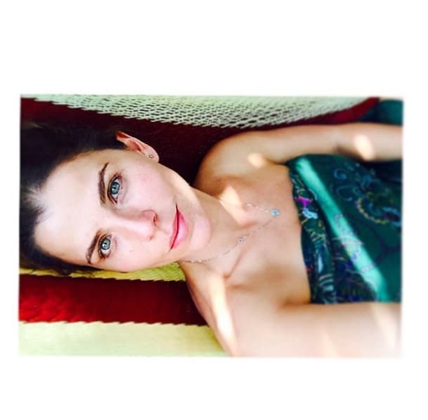 La guapa actriz colombiana tiene una sorpresa para ti que mundo revelará, ¿te atreves a tocar el cielo con ella?