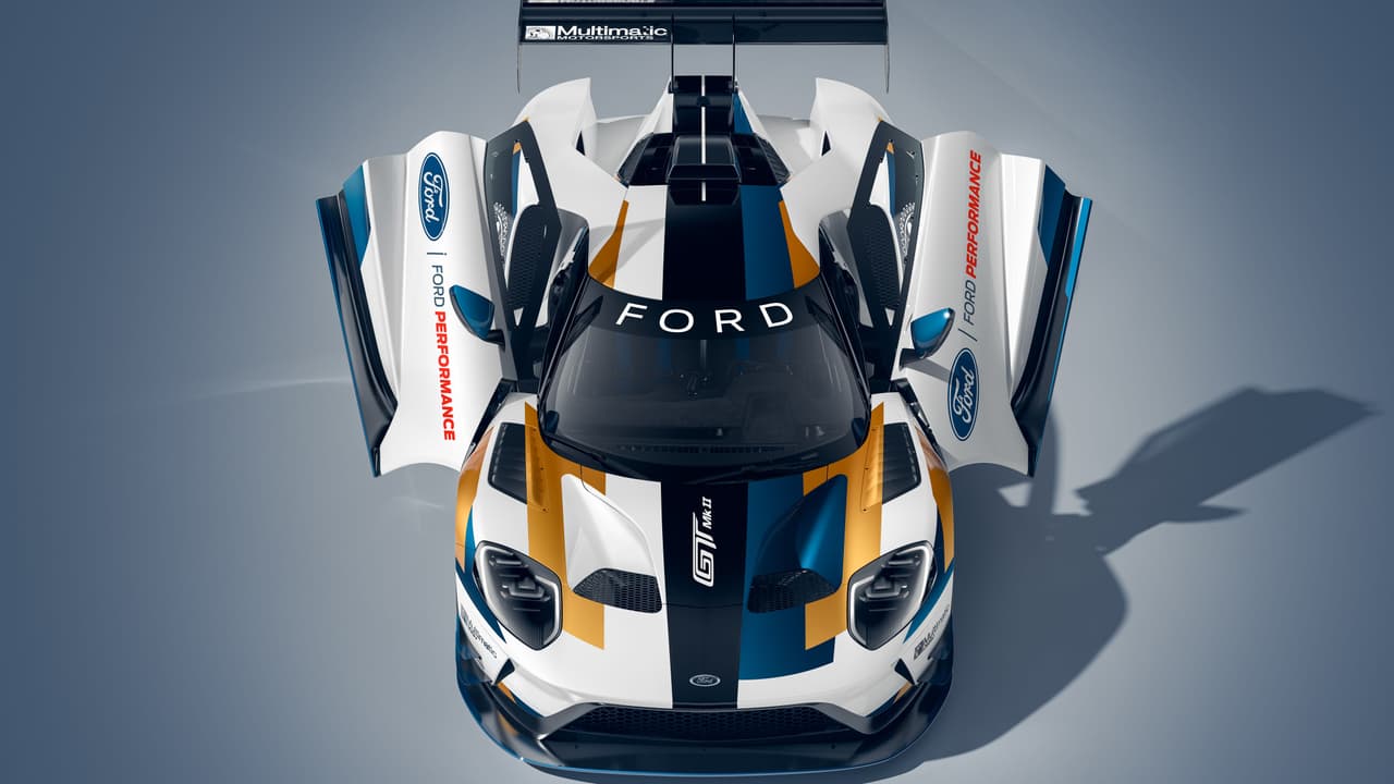 Ford decidió evitar la transmisión de la versión de competencias, pero reconfigurar el de la versión callejera Getrag de 7 velocidades y doble embrague.