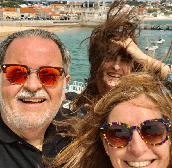 Pero Raúl de Molina no se queda atrás porque también le ha jugado creativas bromas y uno que otro castigo a nivel nacional por televisión a su querida hija.