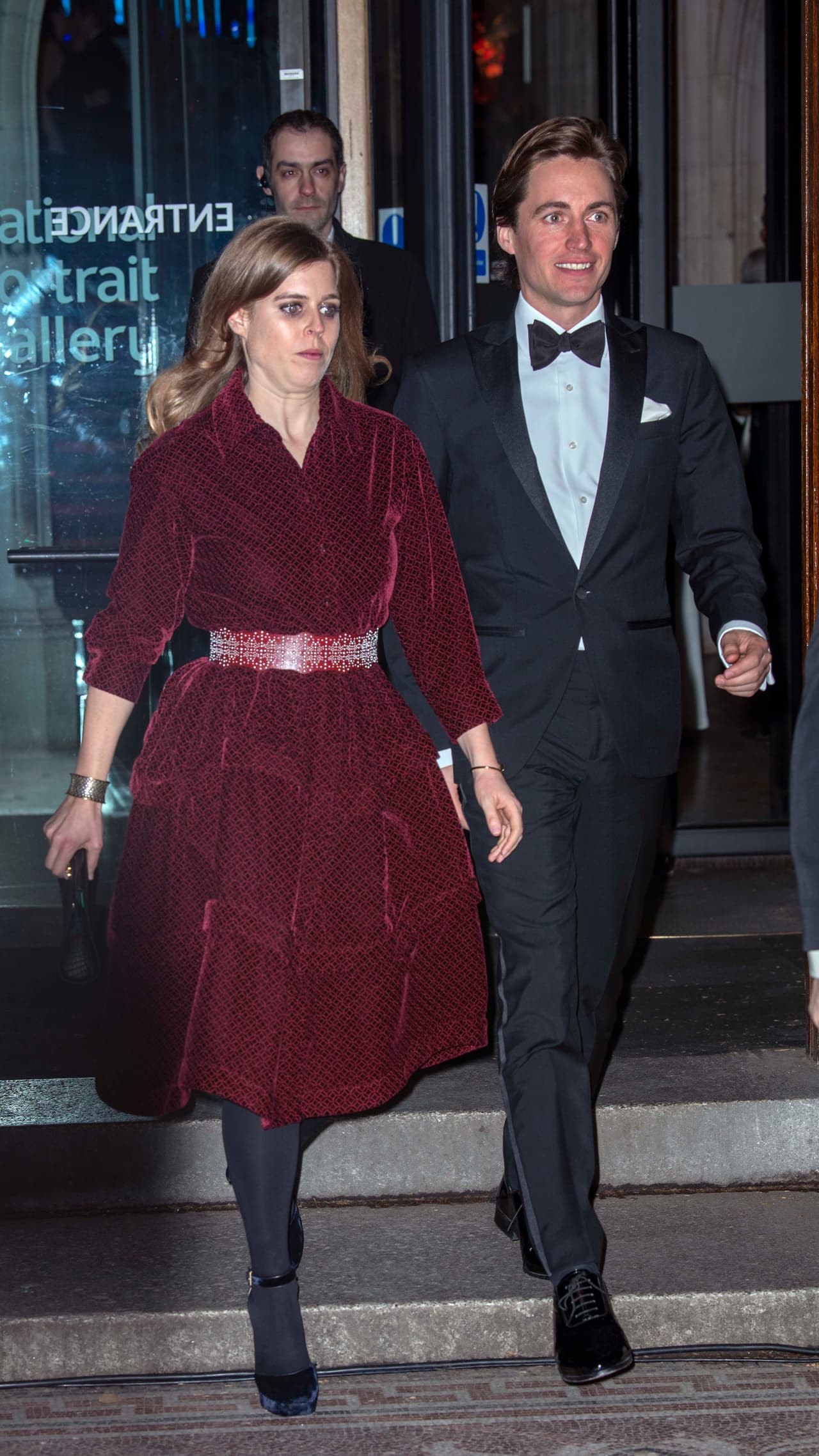 "Este año, 
<b><a href="https://www.standard.co.uk/culture/books/hrh-princess-beatrice-world-book-day-2021-stories-b921851.html" target="_blank">tuve el gran honor de convertirme en madrastra</a></b>, y la pasé de maravilla al repasar algunas de mis historias favoritas a la hora de dormir", dijo al Evening Standard. 
<br>