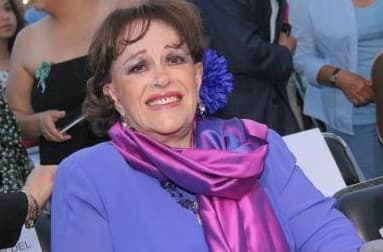 "Lamentablemente no hay una evolución, a raíz de lo que le pasó hace 20 años con su liposucción mal hecha, y con la edad, mi tía habla cada vez menos; no hay mejoría. Los médicos no pueden hacer mucho. La buena noticia es que sigue viva y la tenemos con nosotros", agregó.