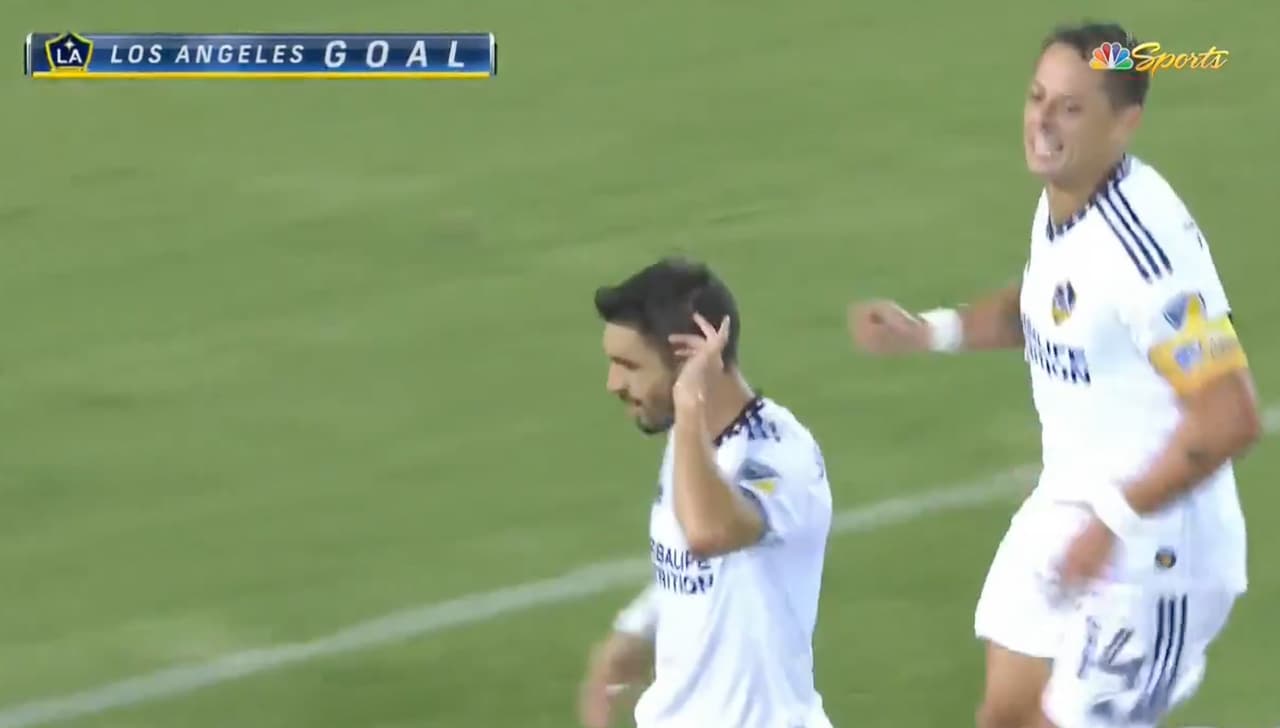 ¡Qué golazo! Gastón Brugman pone el 2-0 de LA Galaxy con un riflazo