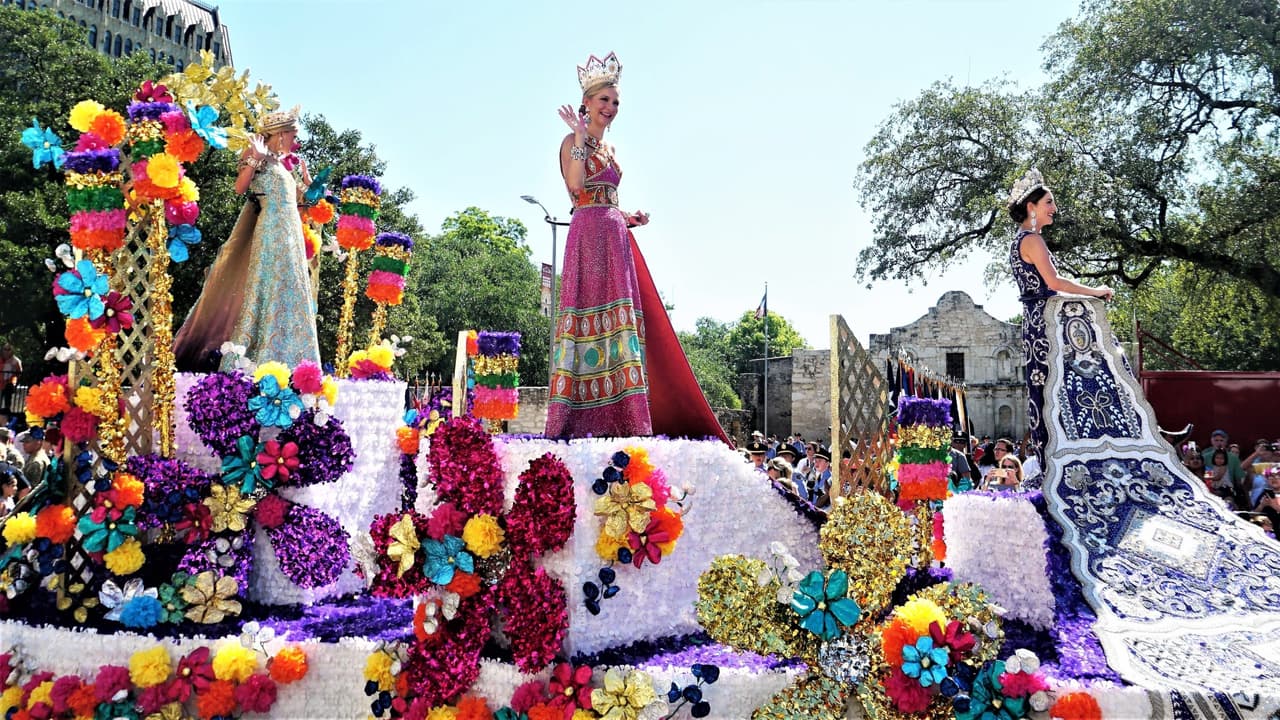 <h2 class="cms-H2-H2">El Desfile de Battle of Flowers Traveling Float</h2>
<br>
<ul>
<li class="li1">Cuándo: 2 de mayo</li>
</ul>
<ul>
<li class="li1">Hora: 9:55 a 13:00 horas</li>
</ul>
<ul>
<li class="li1">Dónde: En el corazón de San Antonio</li>
</ul>
<ul>
<li class="li1">Qué es: Un desfile organizado por mujeres, fundado en 1891 y cumpliendo su desfile número 132.</li>
</ul>
<ul>
<li class="li1">Costo: Gratis</li>
</ul>