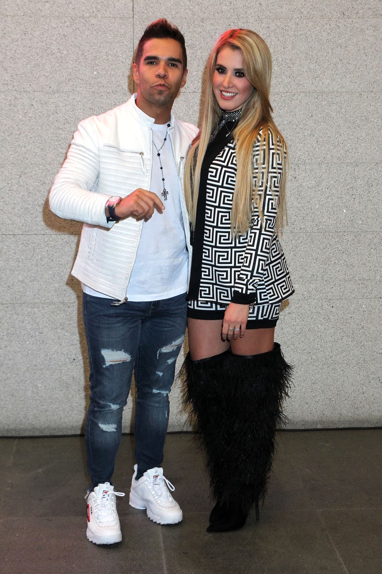 "Ya estamos en eso, estamos planeando a ver si la boda civil nos da la oportunidad Diosito 
<b>que sea en diciembre</b>, de aquí a diciembre, y la 
<b>boda católica el próximo año</b>, porque mi novia y yo somos muy católicos", comentó Pabón en entrevista para el programa mexicano 
<b><a href="https://twitter.com/deprimeramano/status/1159575516023681024" target="_blank">'De primera mano'</a></b>
<a href="https://twitter.com/deprimeramano/status/1159575516023681024" target="_blank">.</a>