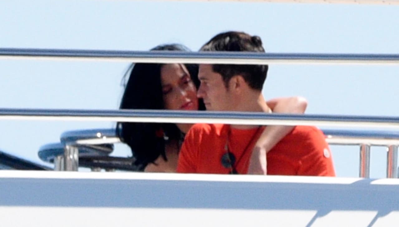 Se decía que Katy estaba FURIOSA y quería mandarlo muuuy lejecitos.