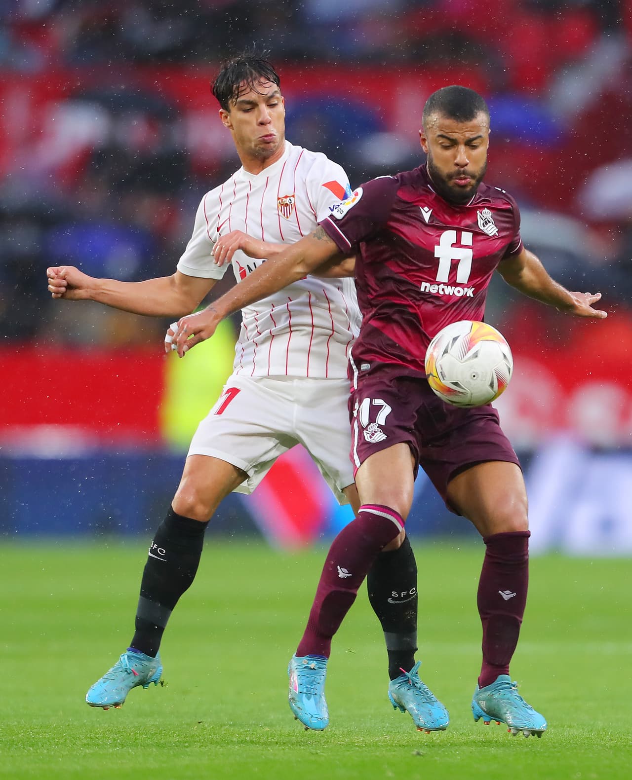 Sevilla no pasó del empate sin goles en casa ante la Real Sociedad y se rezaga en el intento de dar alcance al líder Real Madid.