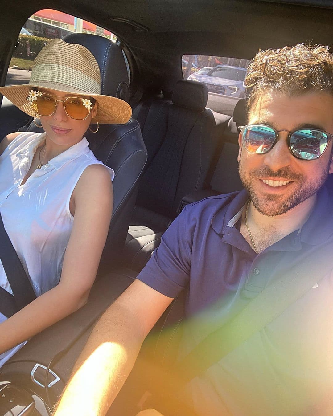 Aleyda y su esposo Ricardo disfrutaron de un día soleado en un paseo por la ciudad. La exreina de Nuestra Belleza Latina vive feliz su primer año de casada.