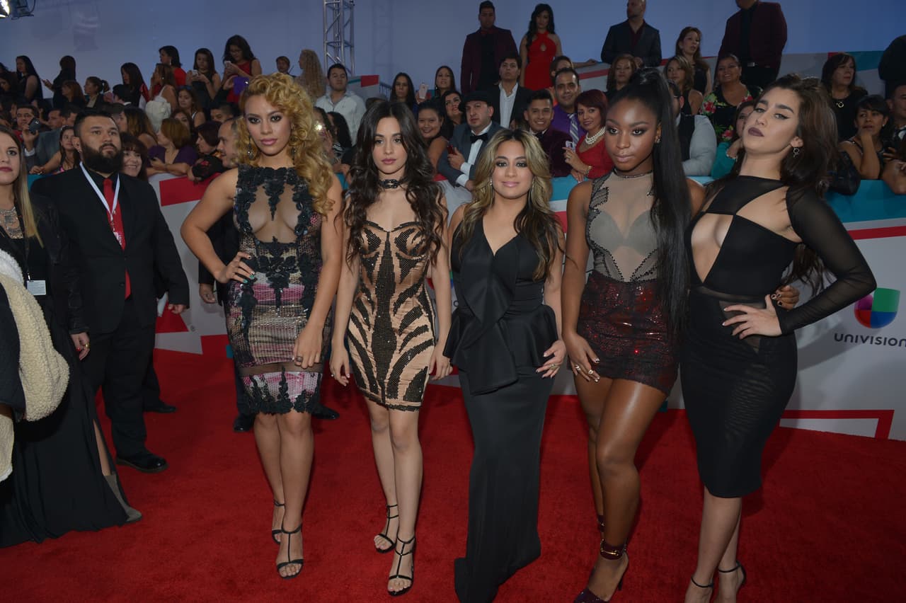 Vestidos largos, estilo 'naked dress', escotados y hasta mini faldas, esos fueron los estilos de las Fifht Harmony en su primera aparición en Latin GRAMMY.