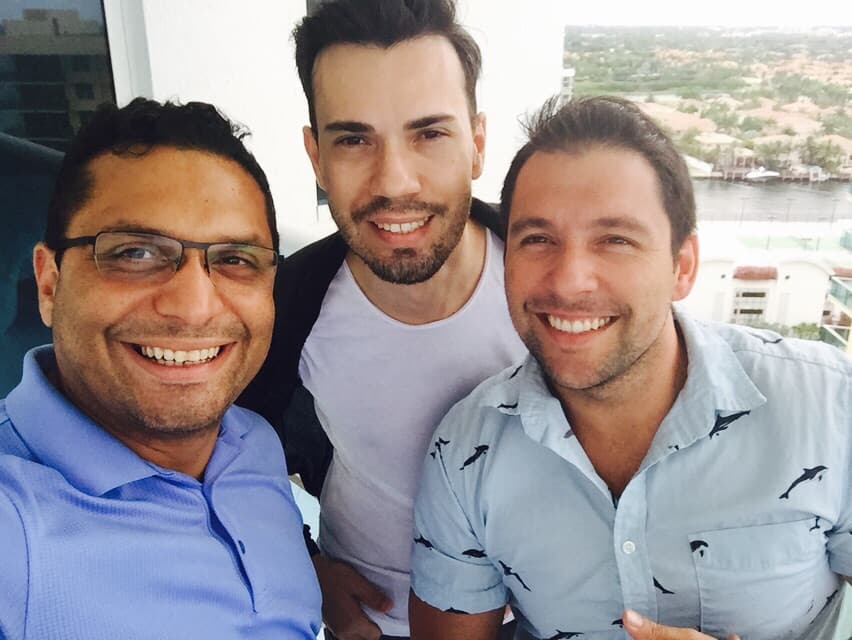 No hay nada mejor para cerrar una larga jornada, que una sonrisa de oreja a oreja.