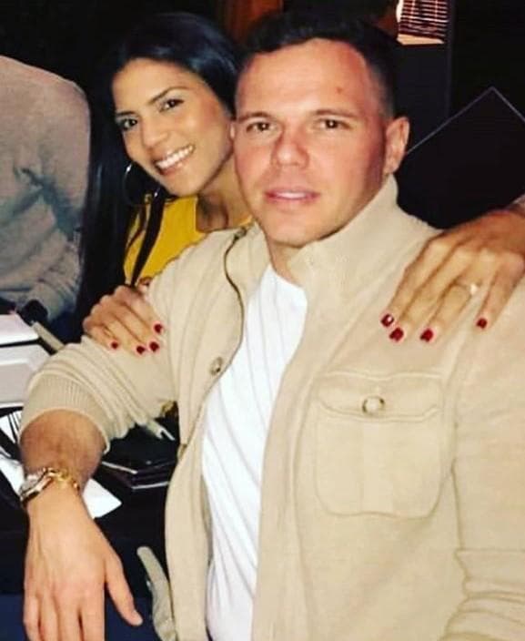 En ese mismo texto agradeció "por traer a mi vida al hombre más bueno, generoso, que siente tanto amor por ti, que me cuida como nadie, me apoya en todo y al que amo con todo mi corazón".