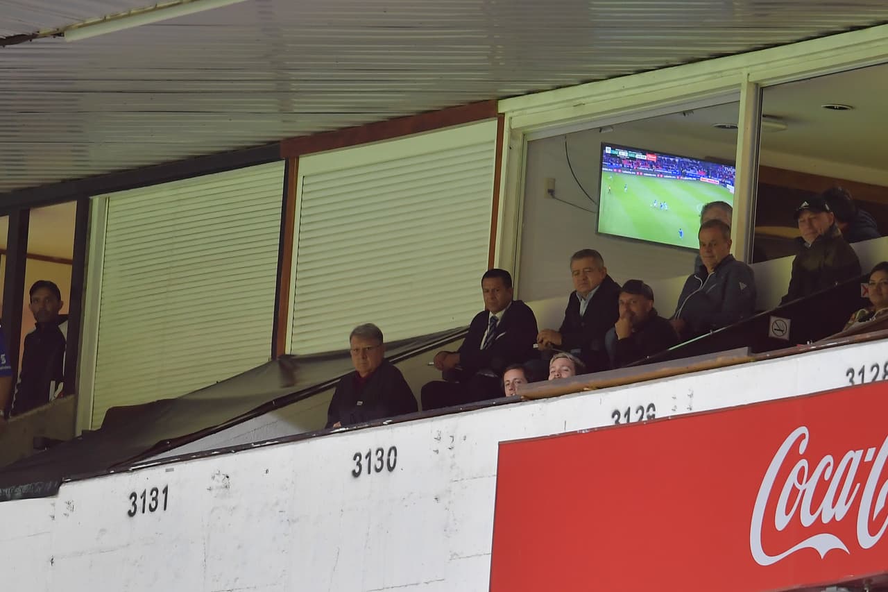 'Tata' Martino, presente en el Estadio Azteca.